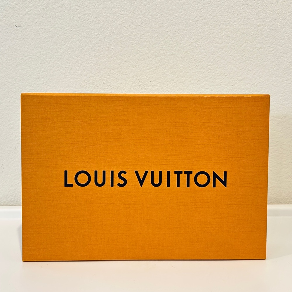 Louis Vuitton box 12x8x2, in excellent condition